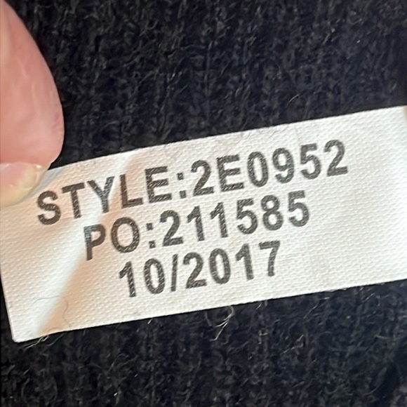 Vineyard Vines black Wool Cashmere blend Knit Wrap Cardigan Sweater, size medium - Picture 5 of 17